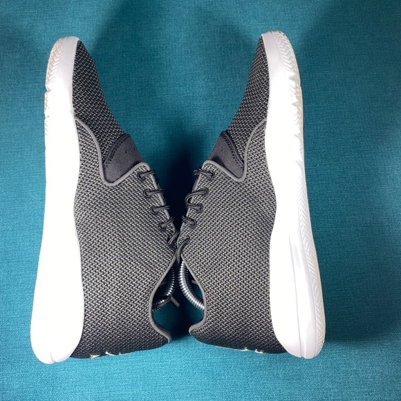 Size 8.5 - Men’s Nike Jordan Eclipse black shoes - Picture 6 of 9